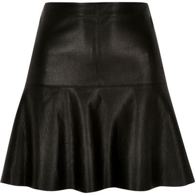 Black leather-look flippy skirt